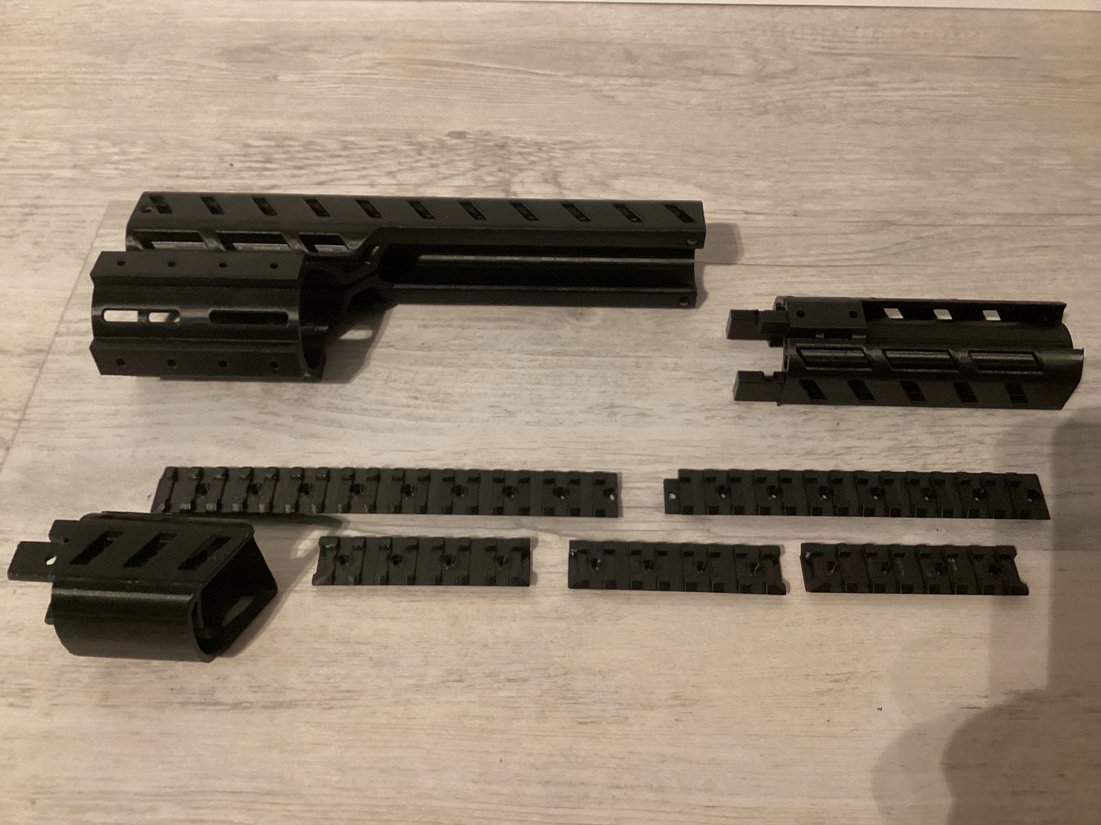 AEA Megalodon new and unused. Handguard possibly as a self-assembly kit. (40 Euro)