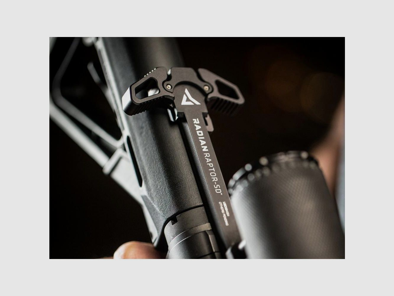 Ambidextrischer Spannhebel Radian Weapons - Kompatibel mit AR15 - Robuste Konstruktion - Optimale Handhabung, Bild 4 von 5