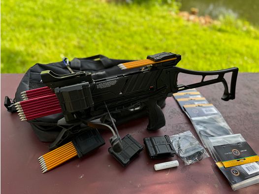 Ultrakomplettpaket EK Archery Vlad Repetierarmbrust mit 8 Schuß Magazin, Tasche, 30, 60 und 90 lbs Bogen, 6 Speadloader, Reddot, Ersatzsehenen, Pfeile usw.