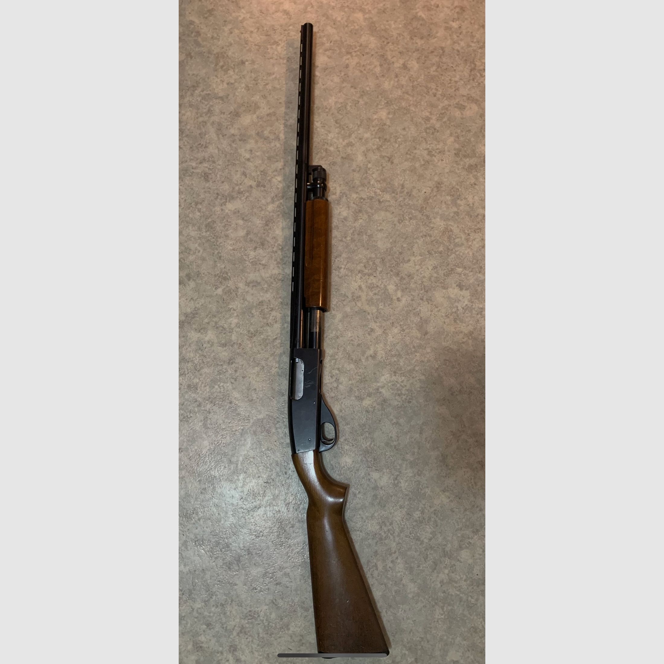 Smith & Wesson Eastfield 916-T Vorderschaftrepetierflinte Kal. 12/76