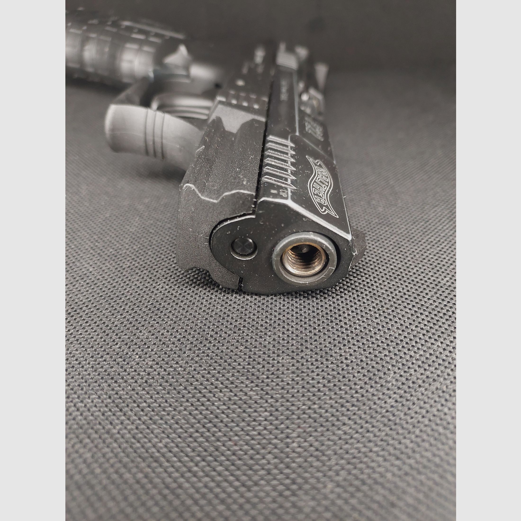 Walther P22 (P 22 Classic) Schreckschuss Pistool 9mm P.A.K. zwart (PTB 778) met Walther leren holster