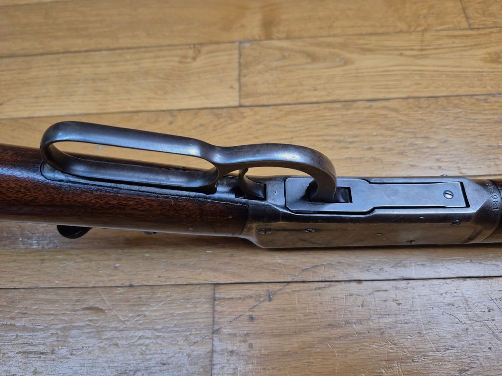 Zeer mooie Winchester Model 1894 – Versie geweer met octagonale loop (!) – Fabricage Winchester New Haven van 1919 – Hout in topstaat – Prachtige loop – Onverslaanbaar mechanisme – Prachtige Lyman N° 2 diopter uit die tijd – Zeer mooie markeringen op mooie bluing – Prachtig verzamelobject! – TBE ++, afbeelding 12 van 33