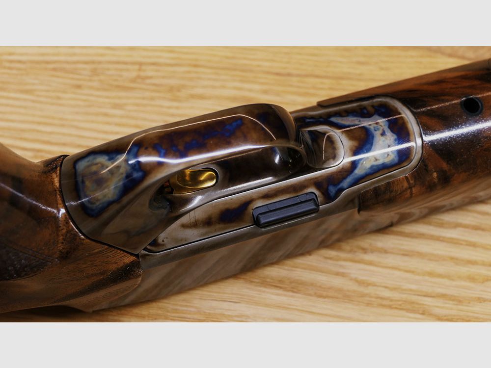 Blaser R8 loopstock met gekleurde hardening / staal systeem / glanzende afwerking / DROOM VAN HOUT EN STAAL