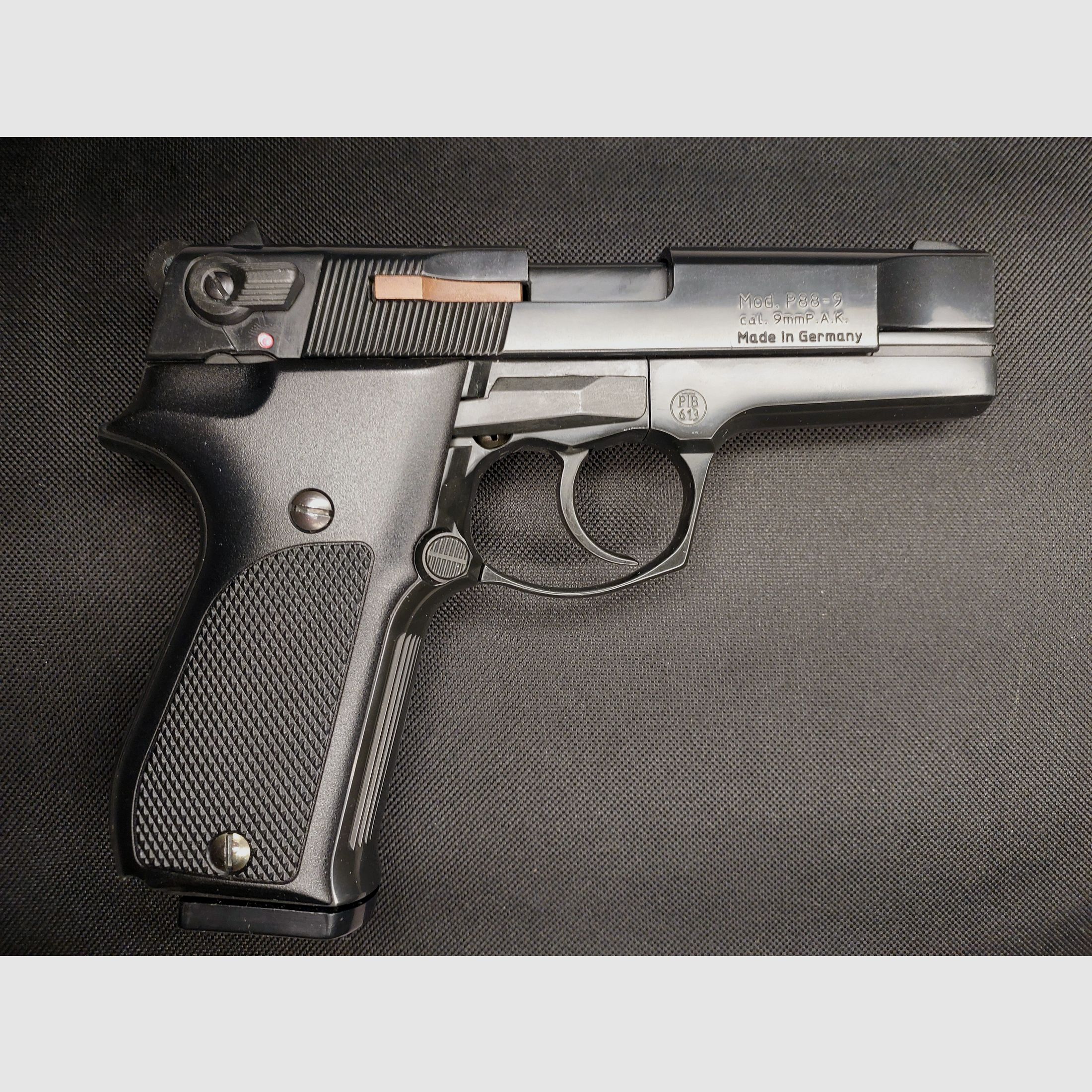 Walther P88-9 (P 88 Compact) pistola de fogueo 9mm P.A.K. negra (PTB 613)