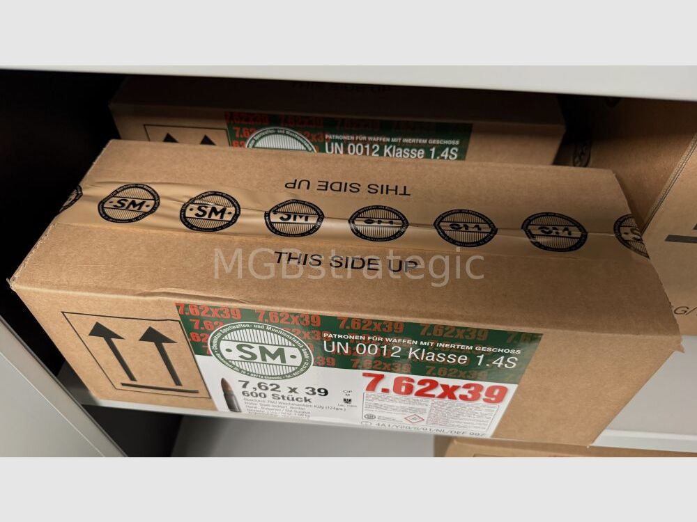 Cartucce 7,62 x 39 Surplus - SM 600 colpi - Paese di origine Bulgaria, involucro in acciaio verniciato Berdan, proiettile 8,0 gr. nucleo morbido, confezionato in 75/600 cartucce in UN BOX con CIP