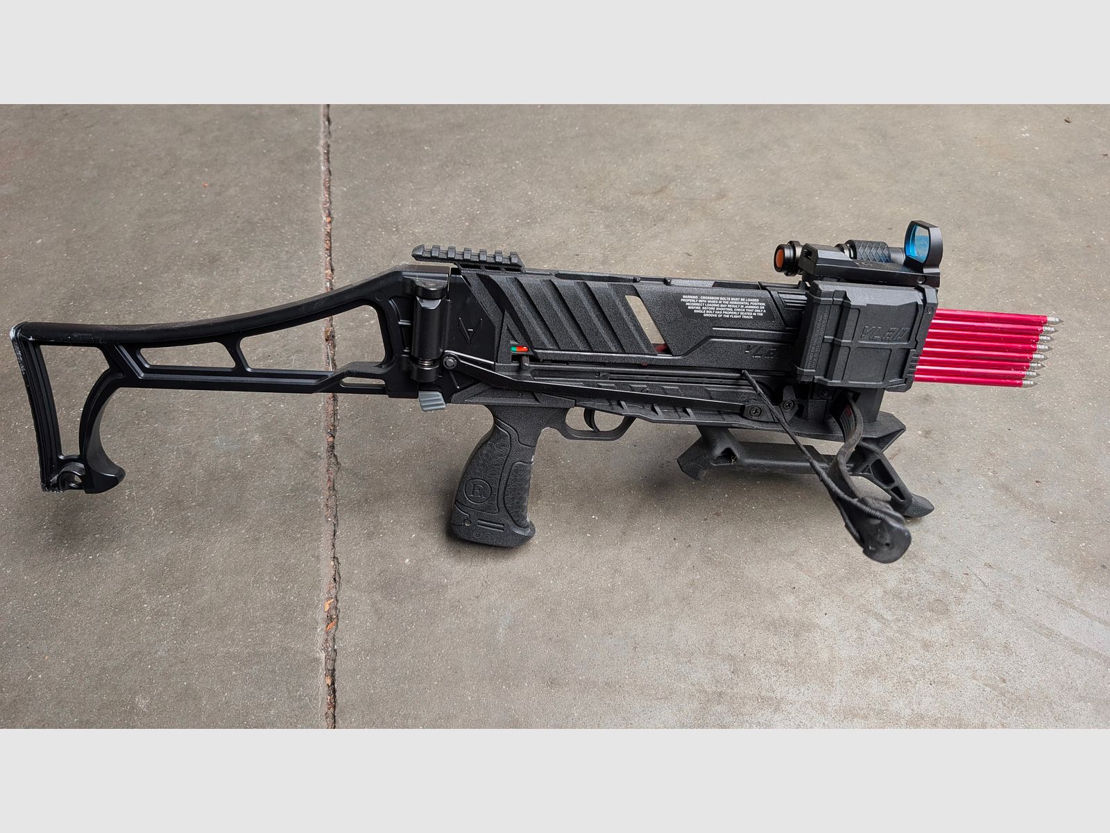 EK Archery Vlad 8-Schuss-Pistolenarmbrust mit Zubehör