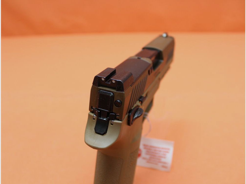 SIG Sauer Ha.Pistole 9mmLuger SIG Sauer P320 M18 99mm Lauf Coyote Tan/ OR Optic Ready 9mmPara/9x19