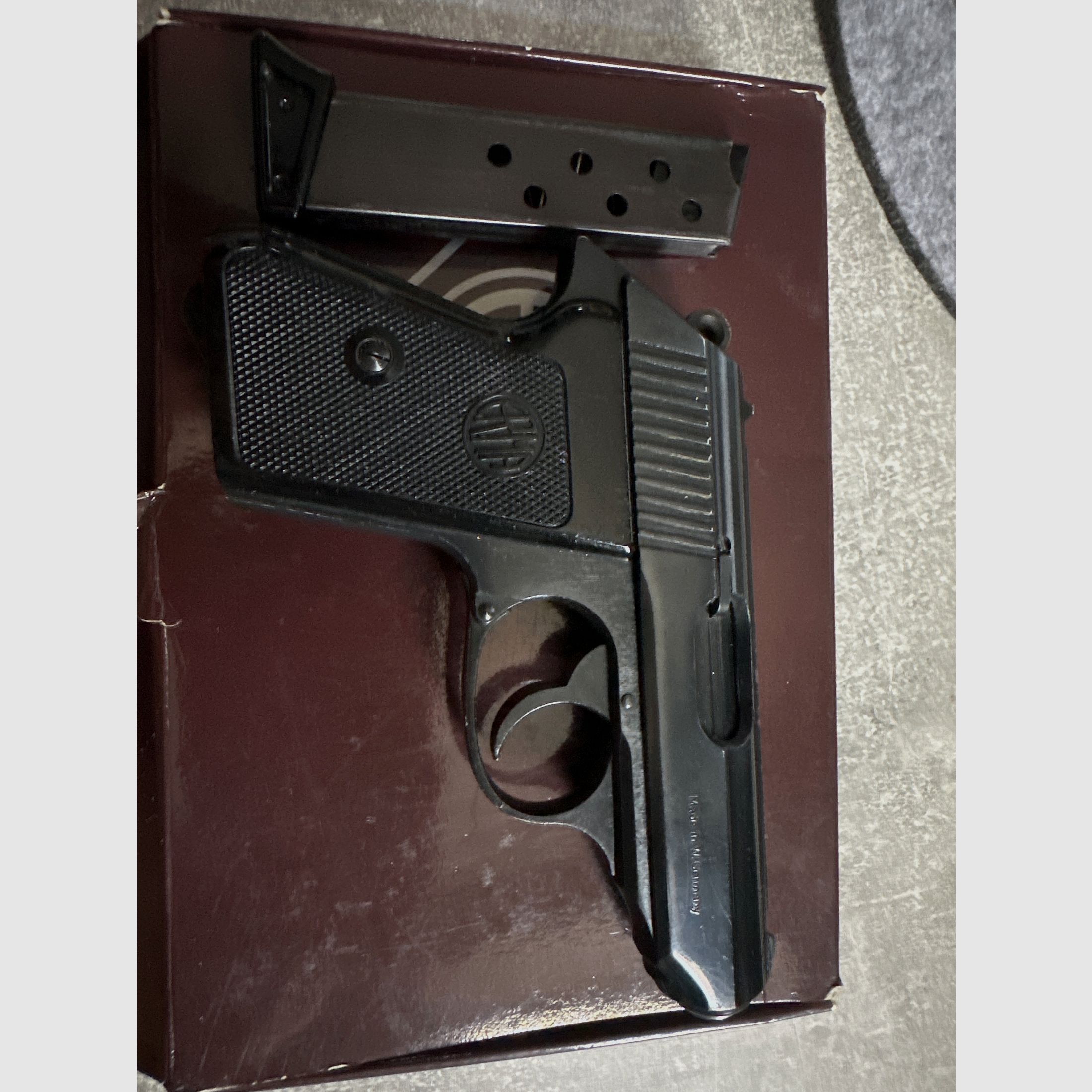 Pistole ERMA Werke Mod. EGP 75 S cal. 8 mm K . Komplett Set