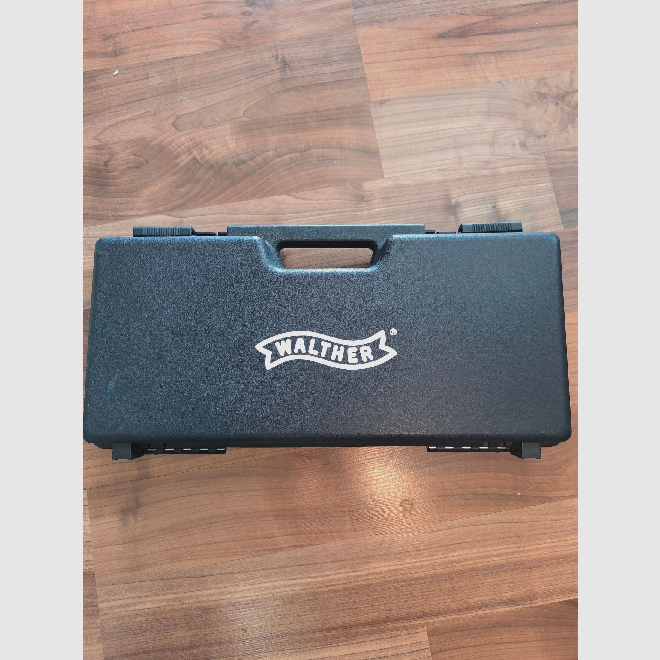 <p>Carabine à air comprimé Walther LP 400 Carbon</p>