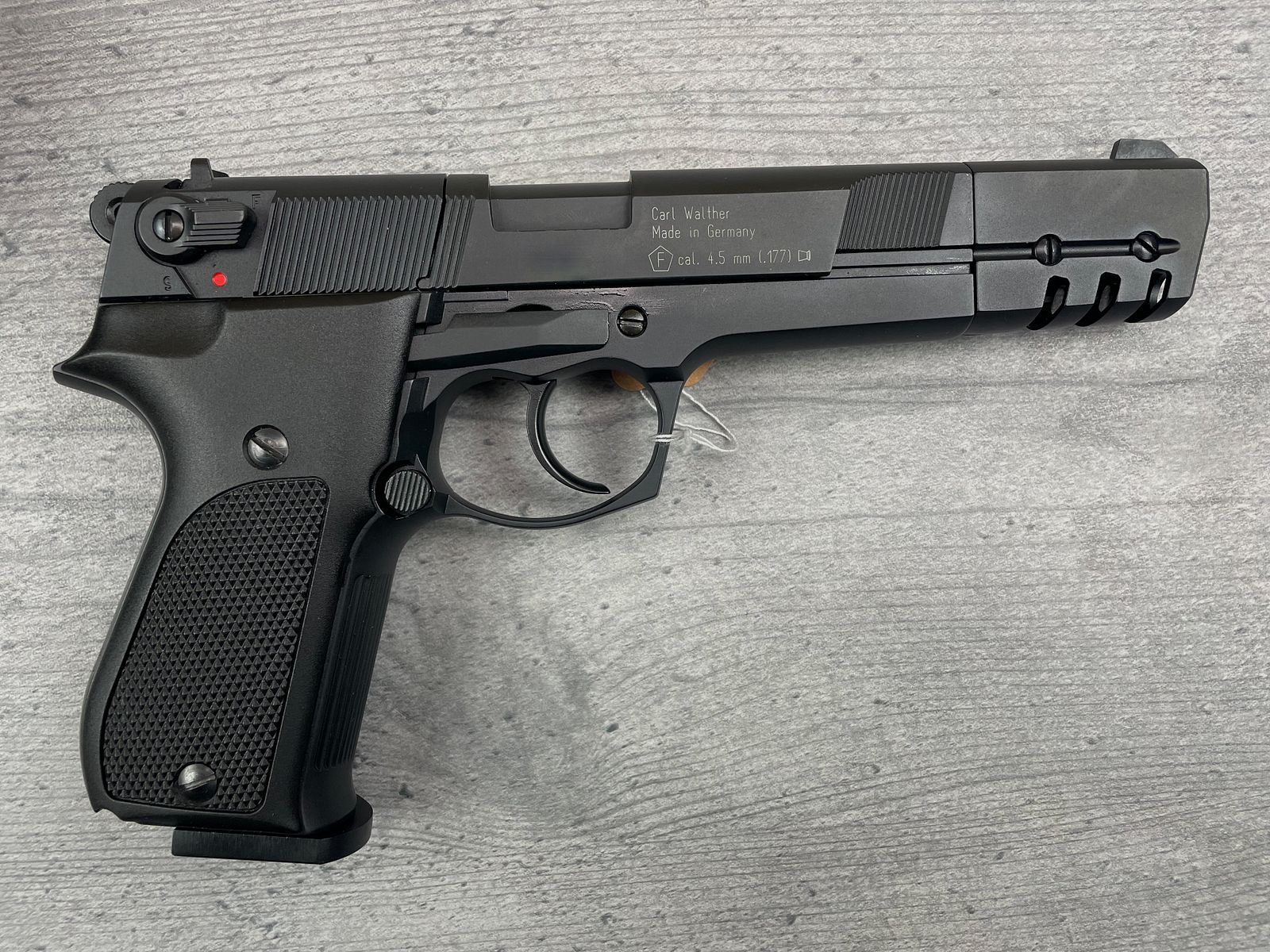 Pistola CO2 Umarex Walther CP88 4,5mm Diabolo + 3 cartucce, munizioni, schede di tiro e grande valigia