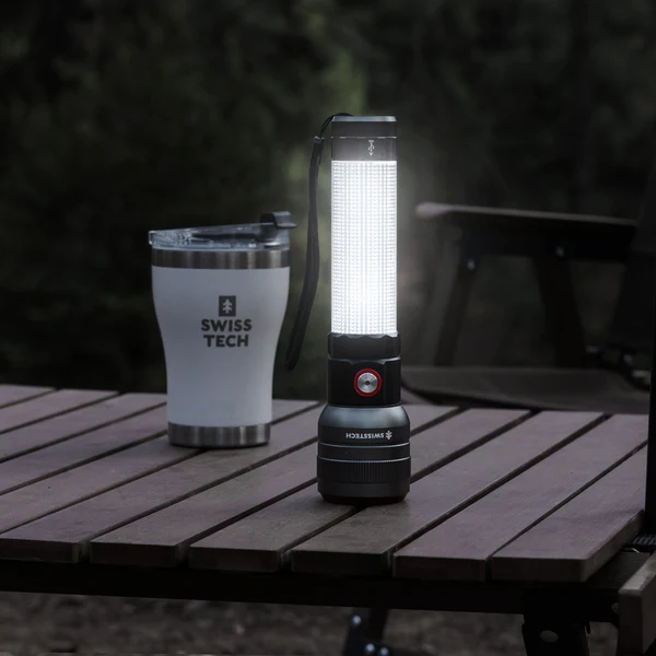 SWISSTECH Vielseitig håndlygte med floodlight | 1200 Lumen, billede 2 af 3