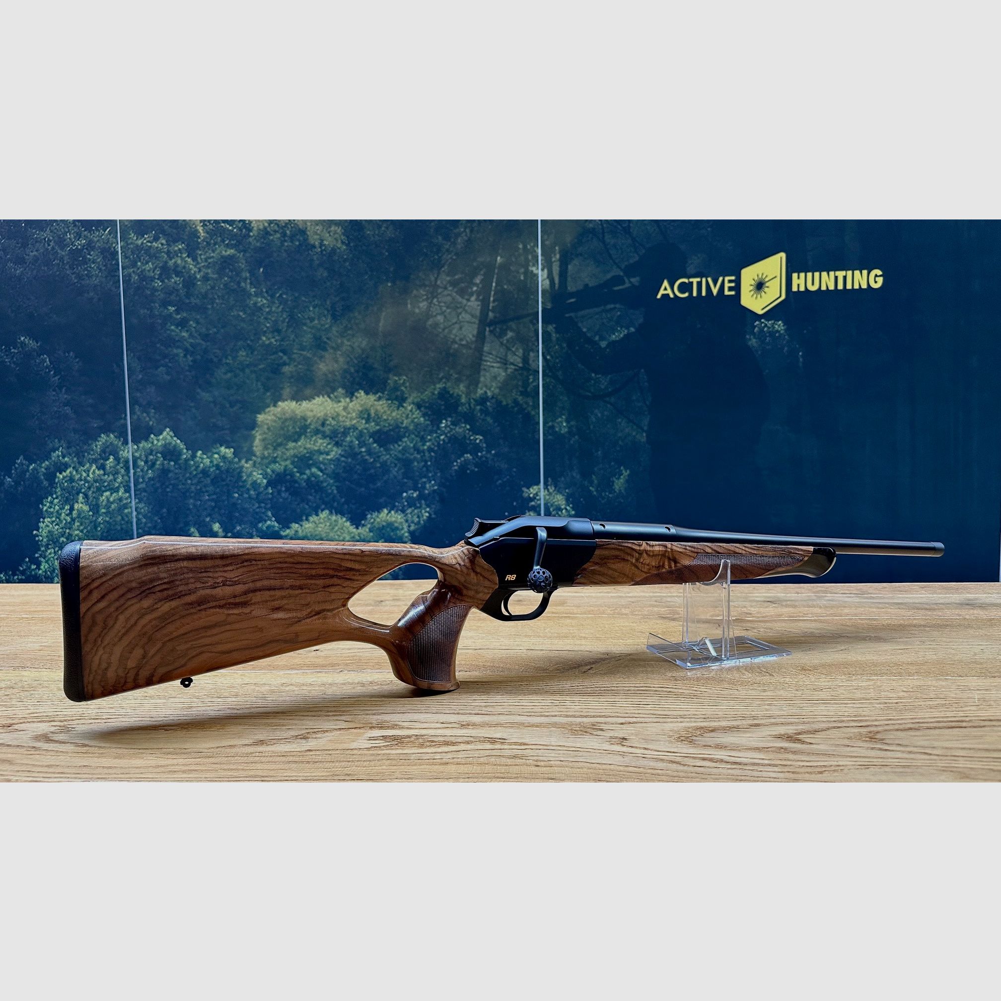 Blaser R8 Success / HK 4 / Lochschaft / gekürzter Lauf / M15x1 / Kaliber nach Wahl / AH Kammergriffkugel