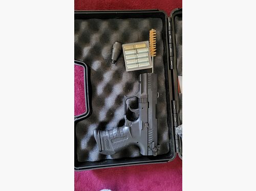 Walther P22. Plus Koffer und Munition.
