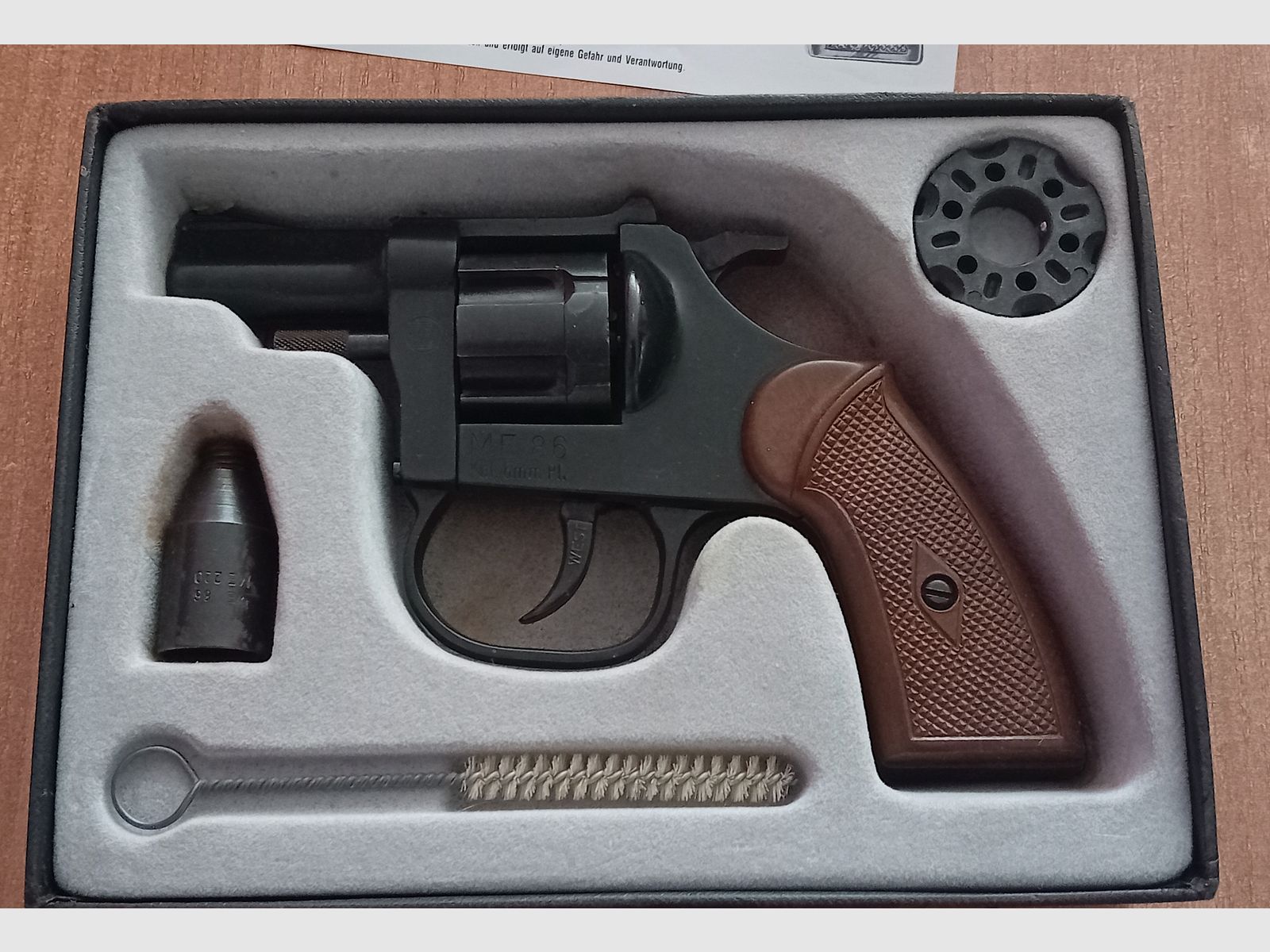 Cuno Melcher ME86 Kal. 6mm Knall/ PTB 205 komplett mit Verpackung und Ersatzmagazin!