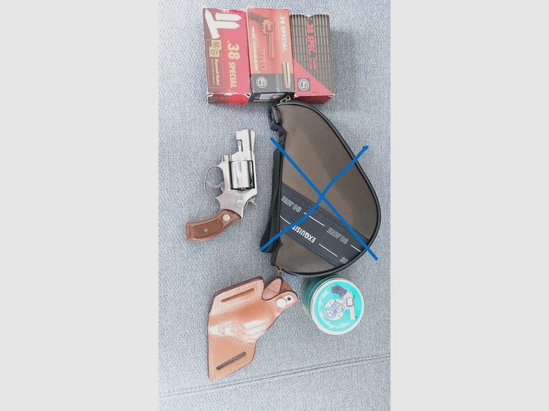 Revolver Smith & Wesson Mod. 60 mit Zubehör u. Munition