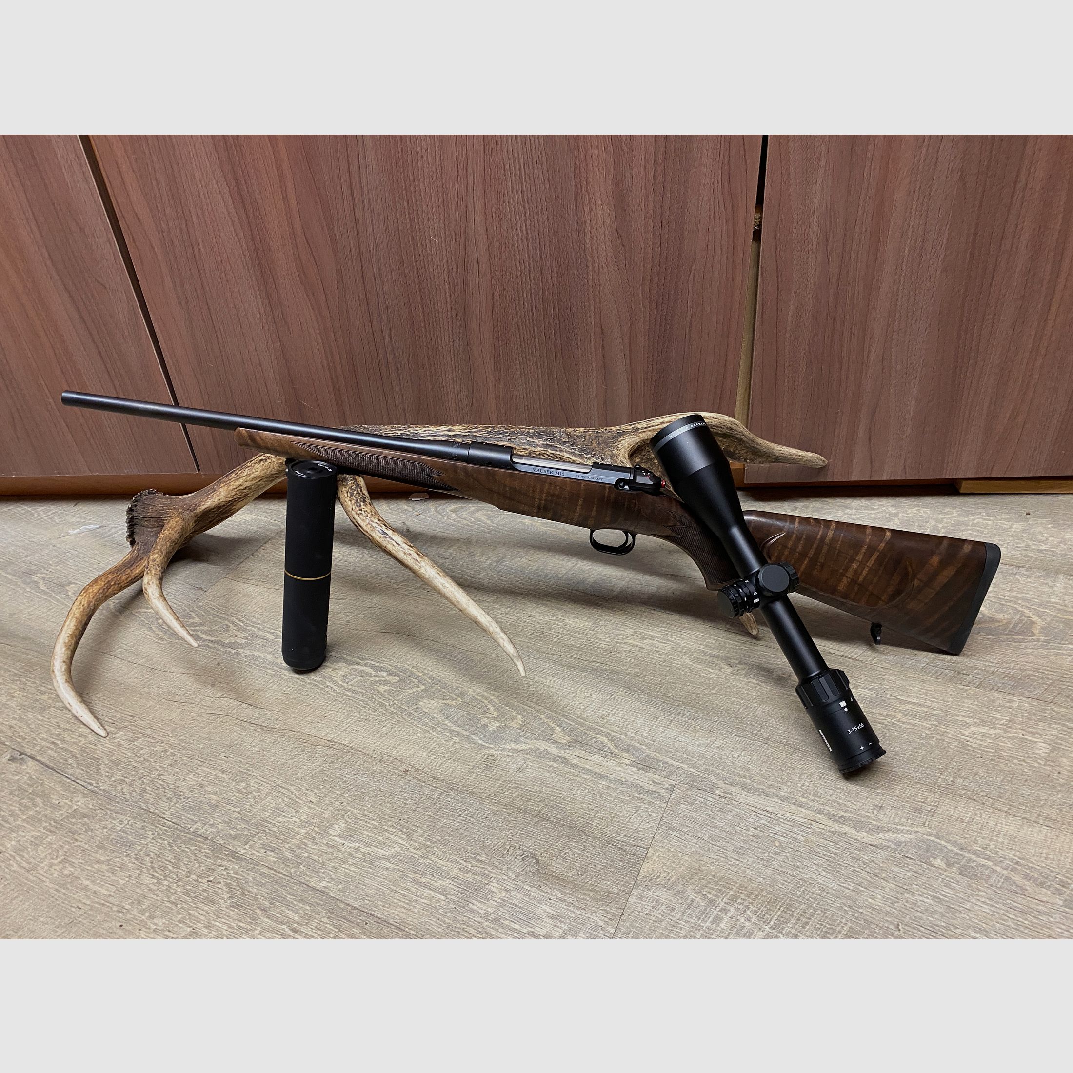 Mauser M12 Pure, con Minox Allrounder 3-15x56, con guida