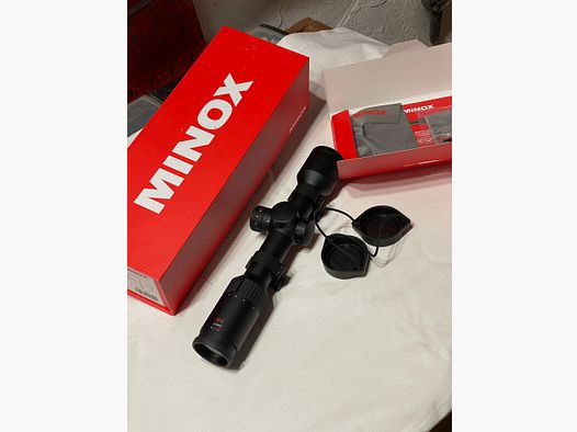 Scope Minox/ Blaser RS-4 2,5 - 10x42 Réticule lumineux 4, avec rail Picatinny Neuf - acheté en 2025 !