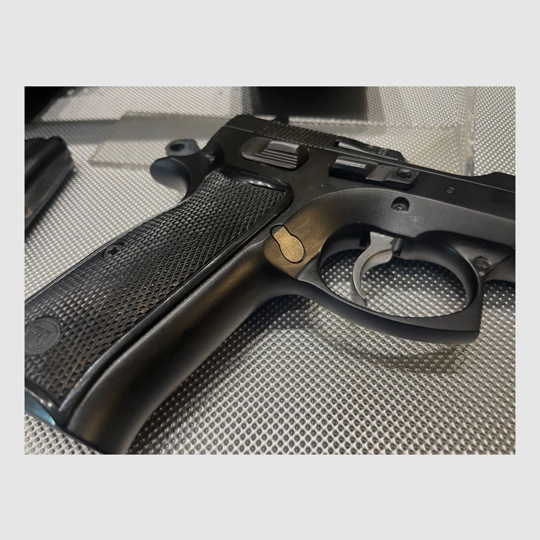 CZ 85
