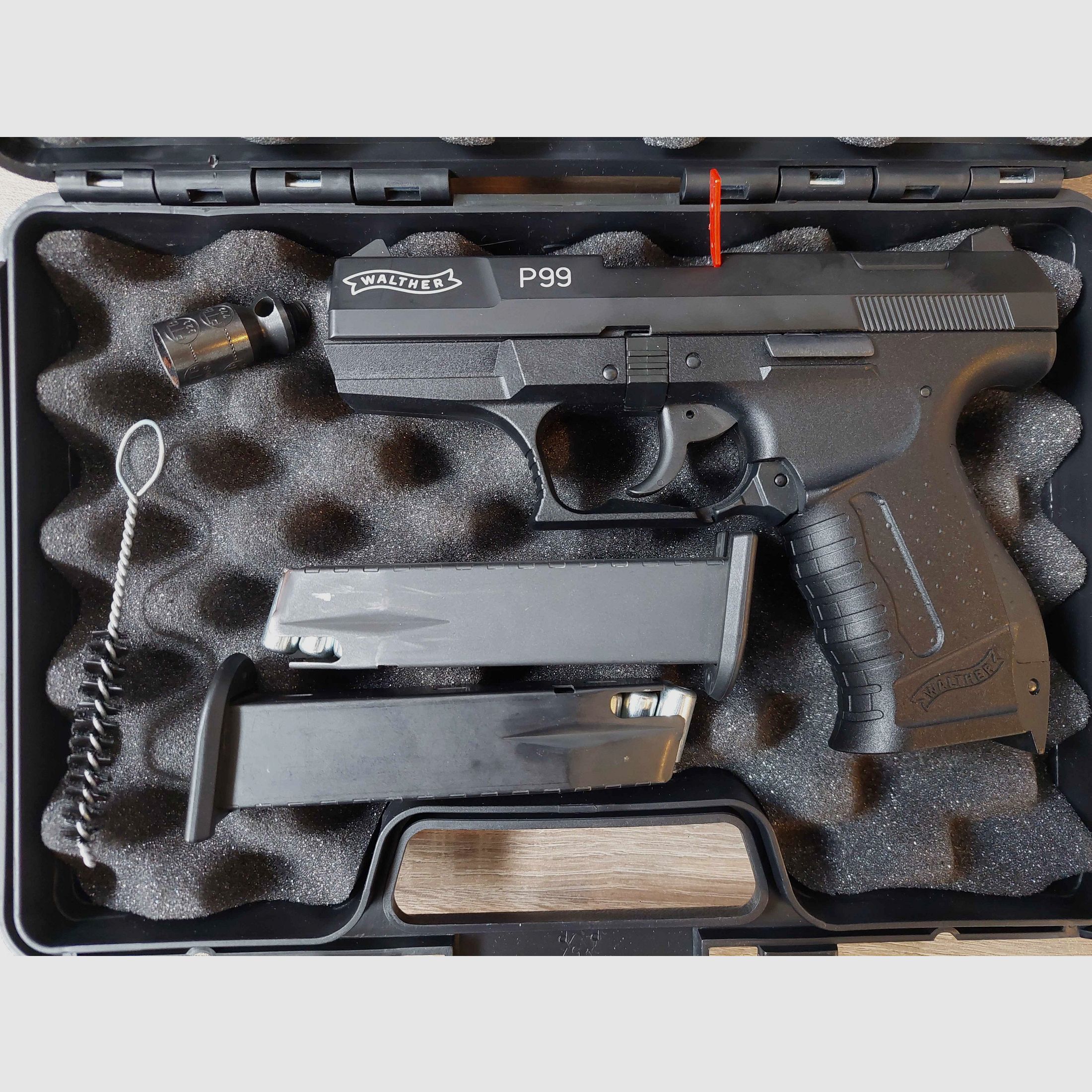 Walther P99 | 9 mm P.A.K. (+ Extra Magazin)