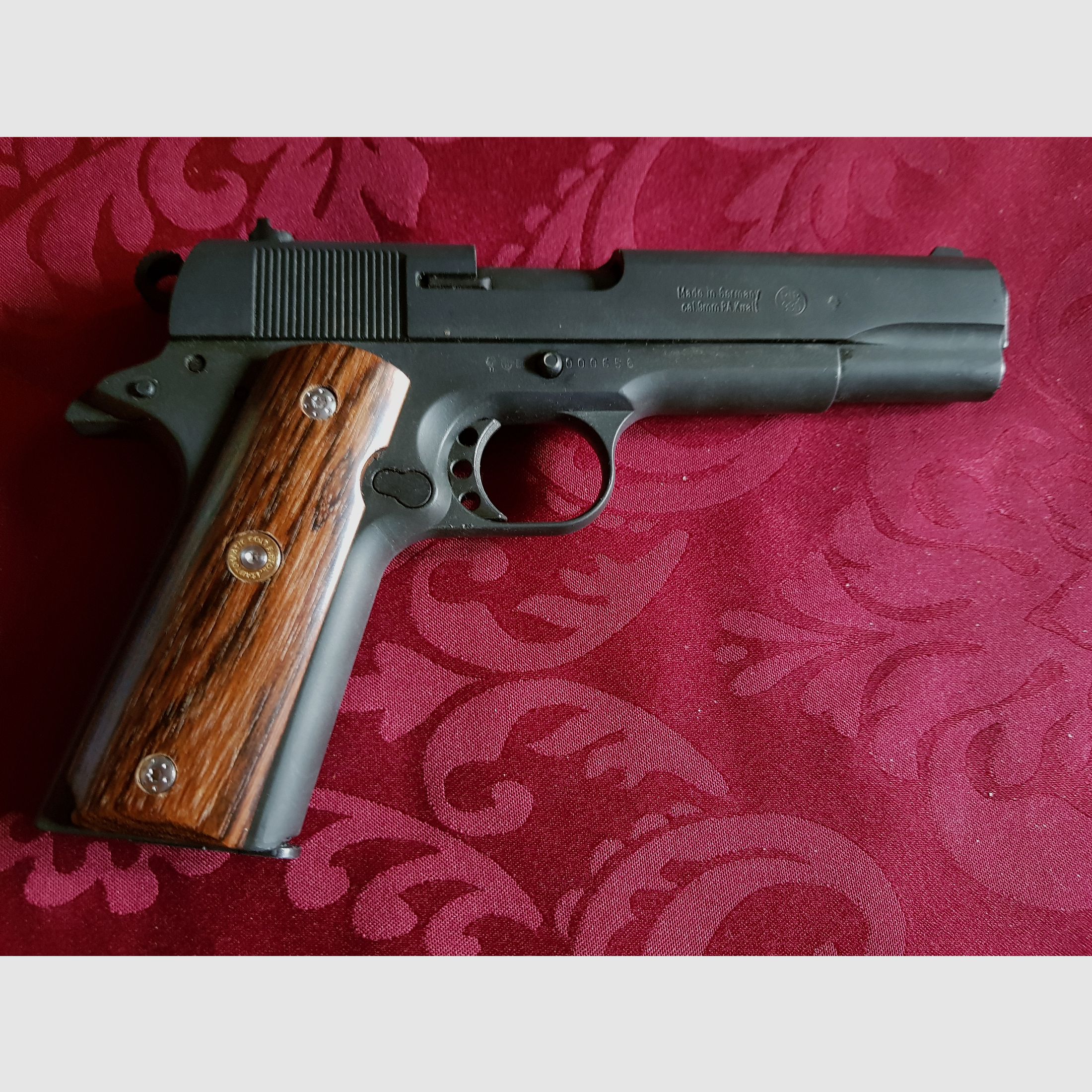 ME 1911 Sport Griffschalen, passen sehr gut.