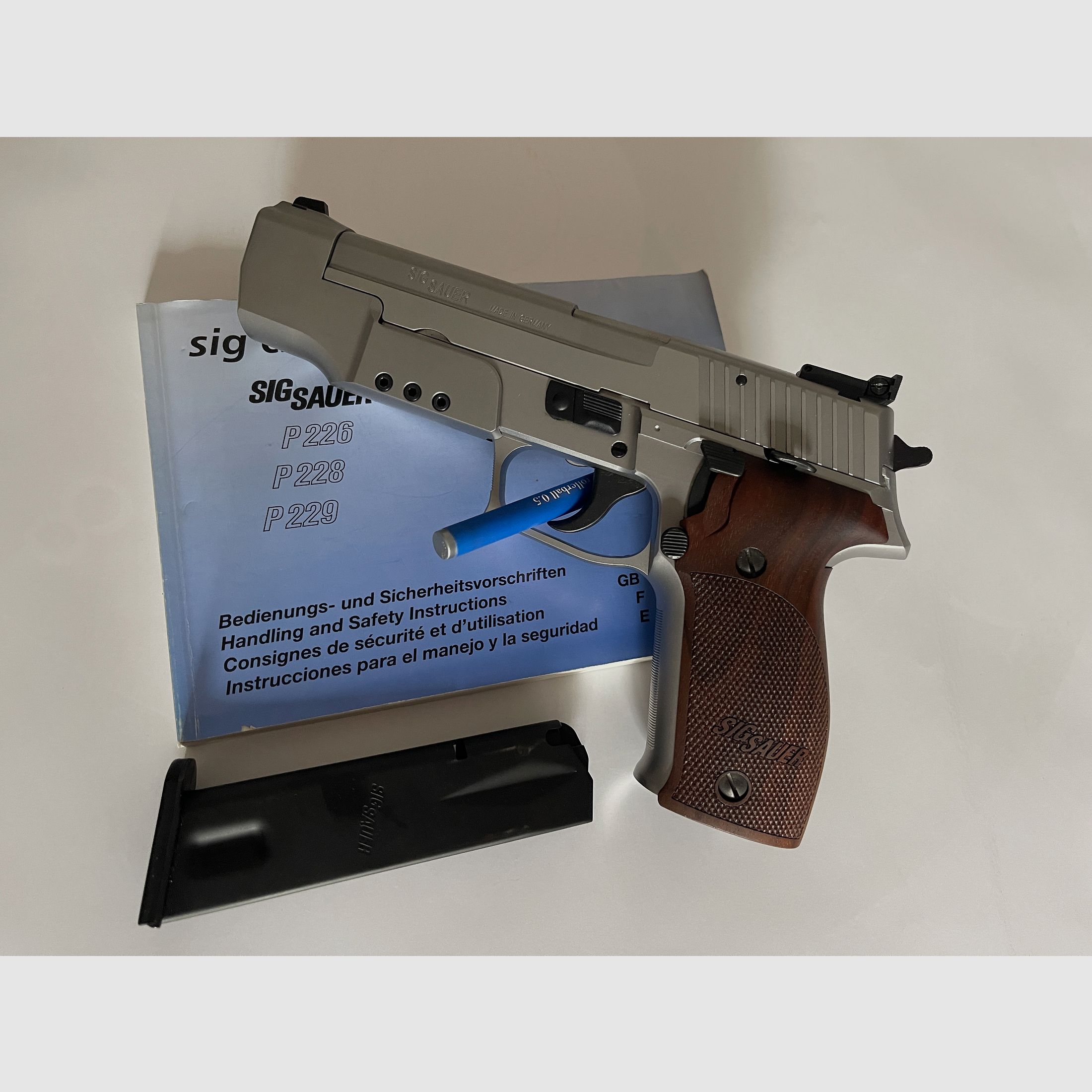 SIG SAUER P 226 S