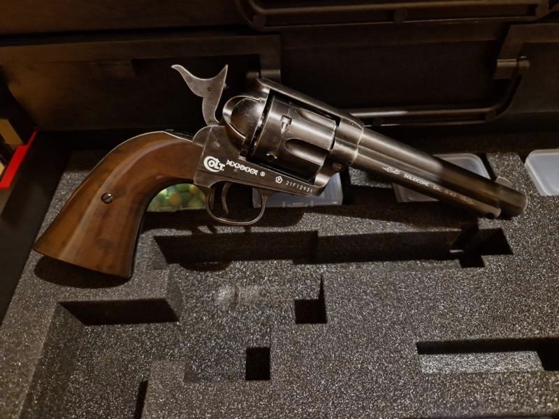 RAM-Kurzwaffen-Sammlung, Walther P99;   Glock 17 GEN5;   Colt Revolver 