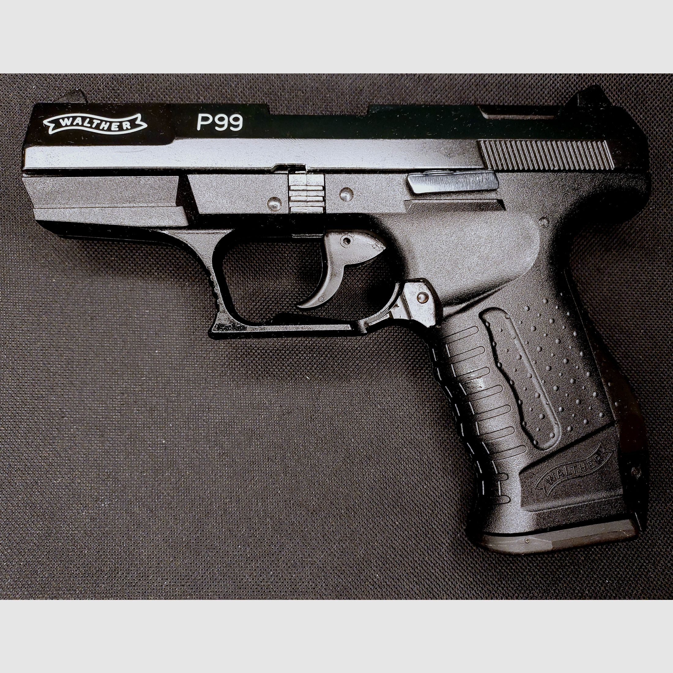 Walther P99 Schreckschuss Pistole 9mm P.A.K. (PTB 762) P 99 OVP mit Koffer.