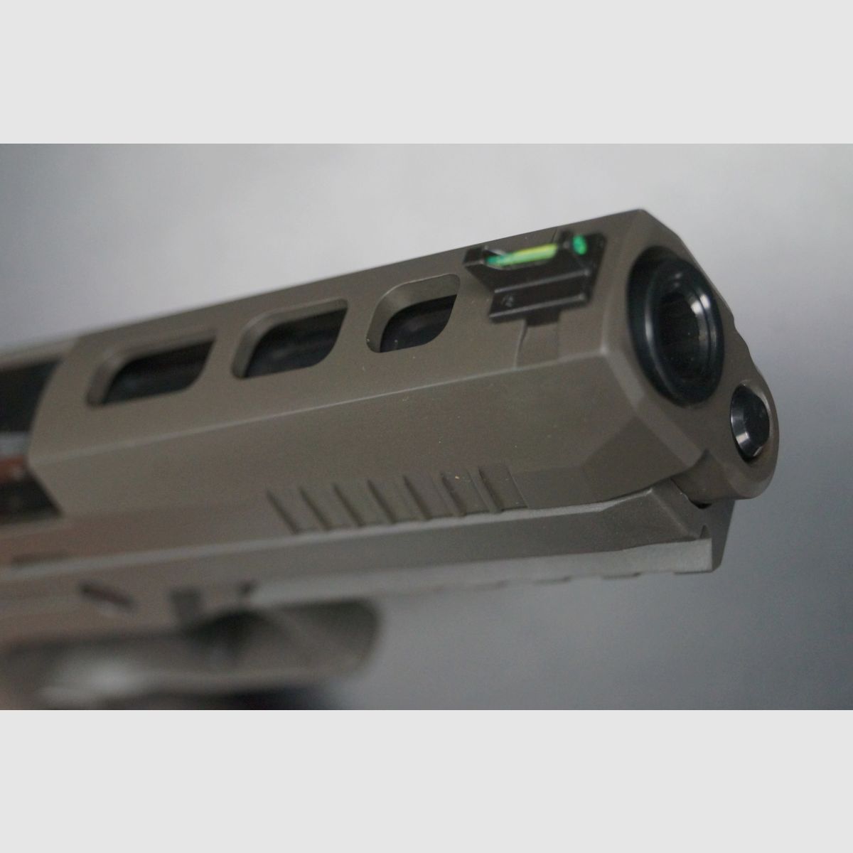Sig Sauer P320 X-Five Legion, Bild 4 von 10
