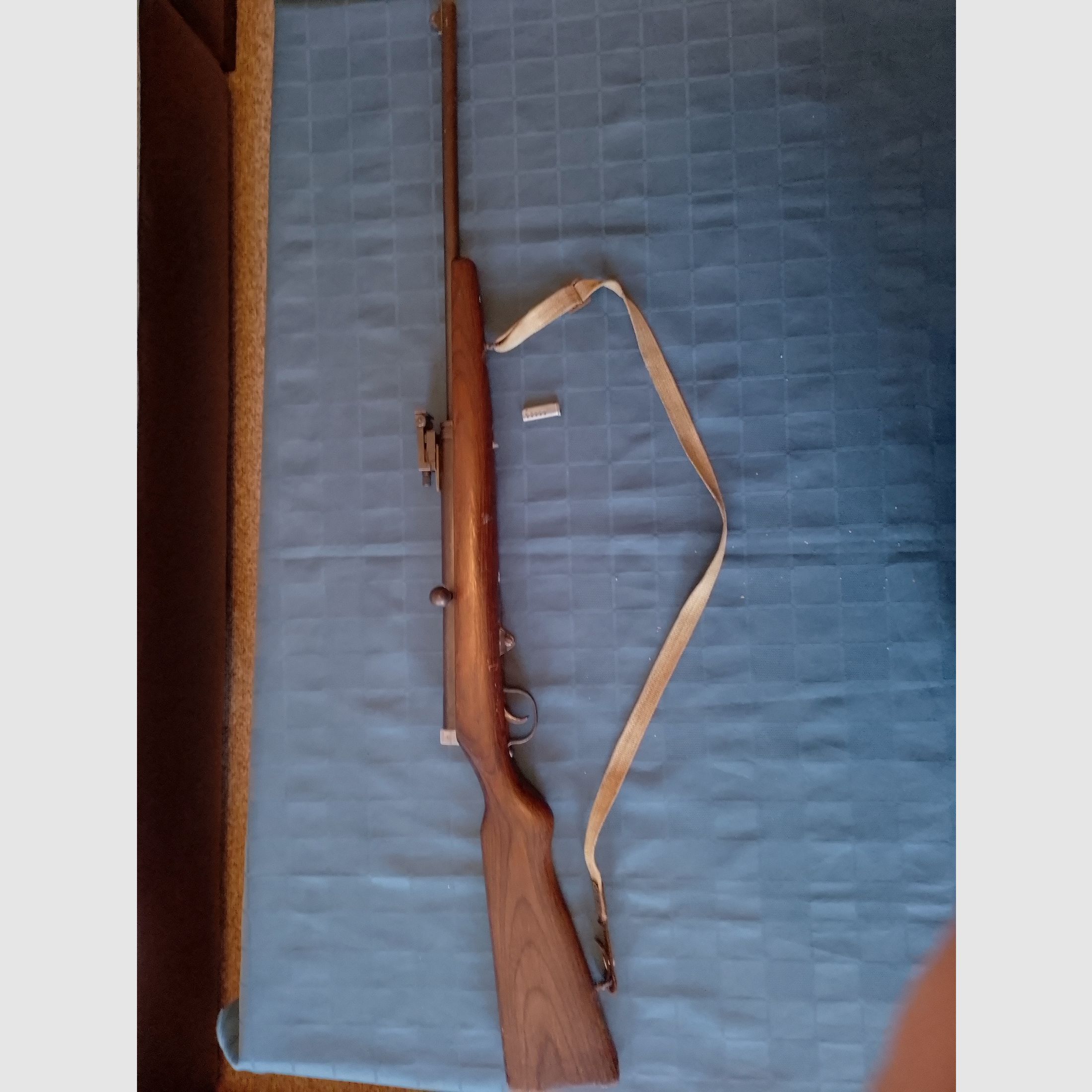 Luftgewehre 1x Haenel Sport Model 49a Cal. 4,4 und 1x  Umarex Podium CO2 Rifle Cal. 4,5