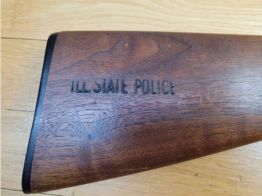 Iconique Fusil à Pompe Winchester modèle 1897 – Take Down – Modèle dit » Riot Gun « – Marquage State Police de l&rsquo;Illinois ! – Cal.12/70 – 6+1 – Cat. B. – État superbe ! – TBE++