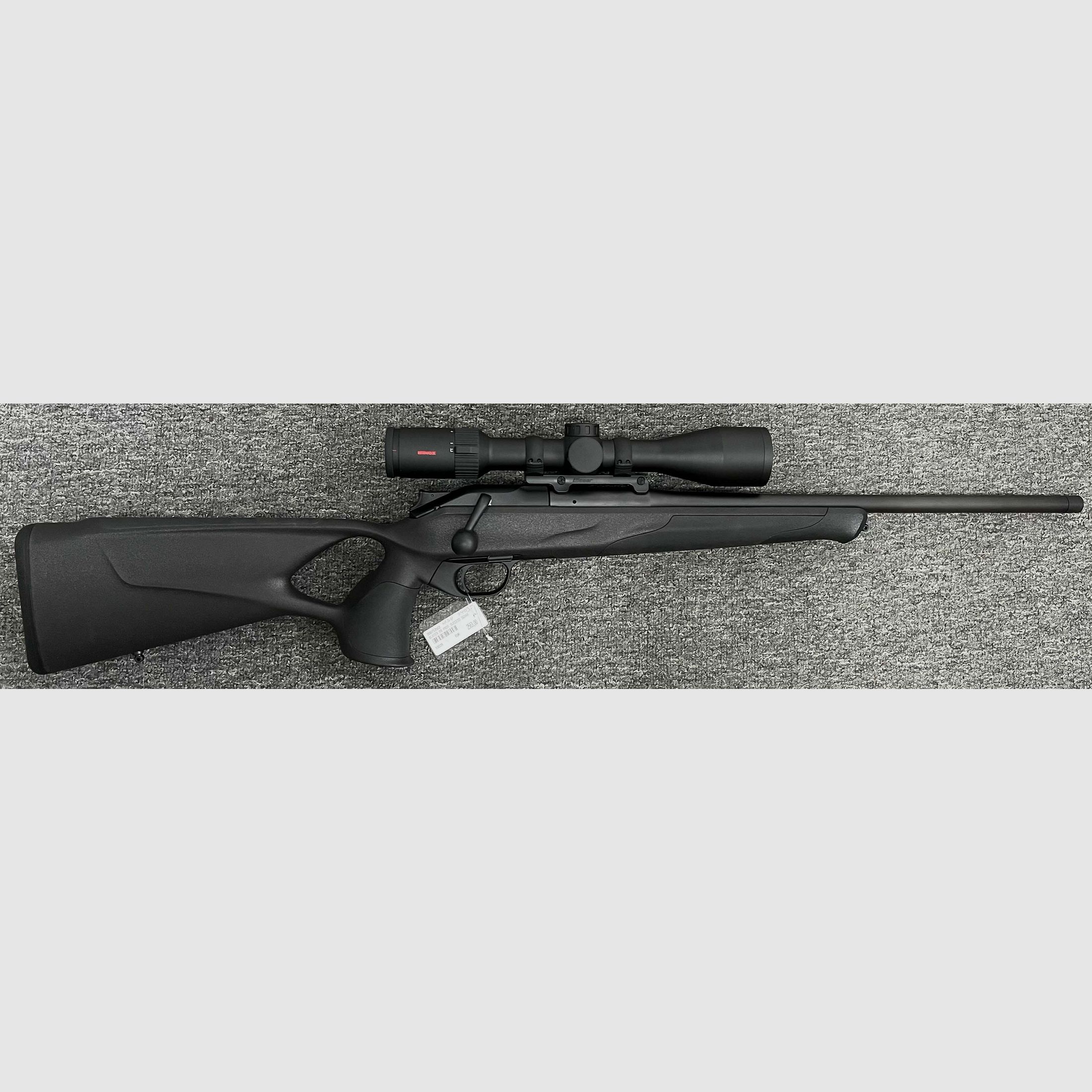 Blaser R8 Professional Succes + Minox RS4 2,5-10x50 + Blaser Sattelmontage