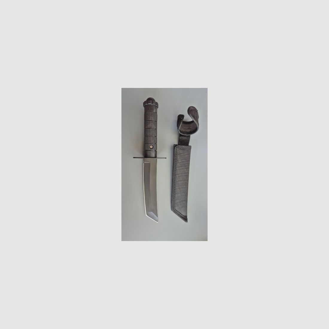 Taktisches Survival-Messer / Tanto mit Nylonscheide – Neuwertig