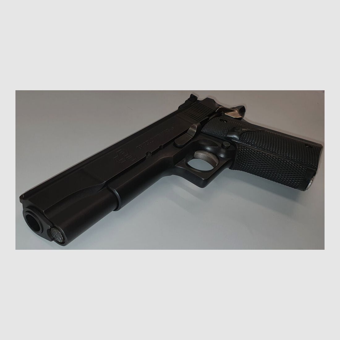 L.A.R. Manufacturing Inc. Halbautom. Pistole LAR GRIZZLY WIN MAG MARK I im Kaliber .45WinMag.