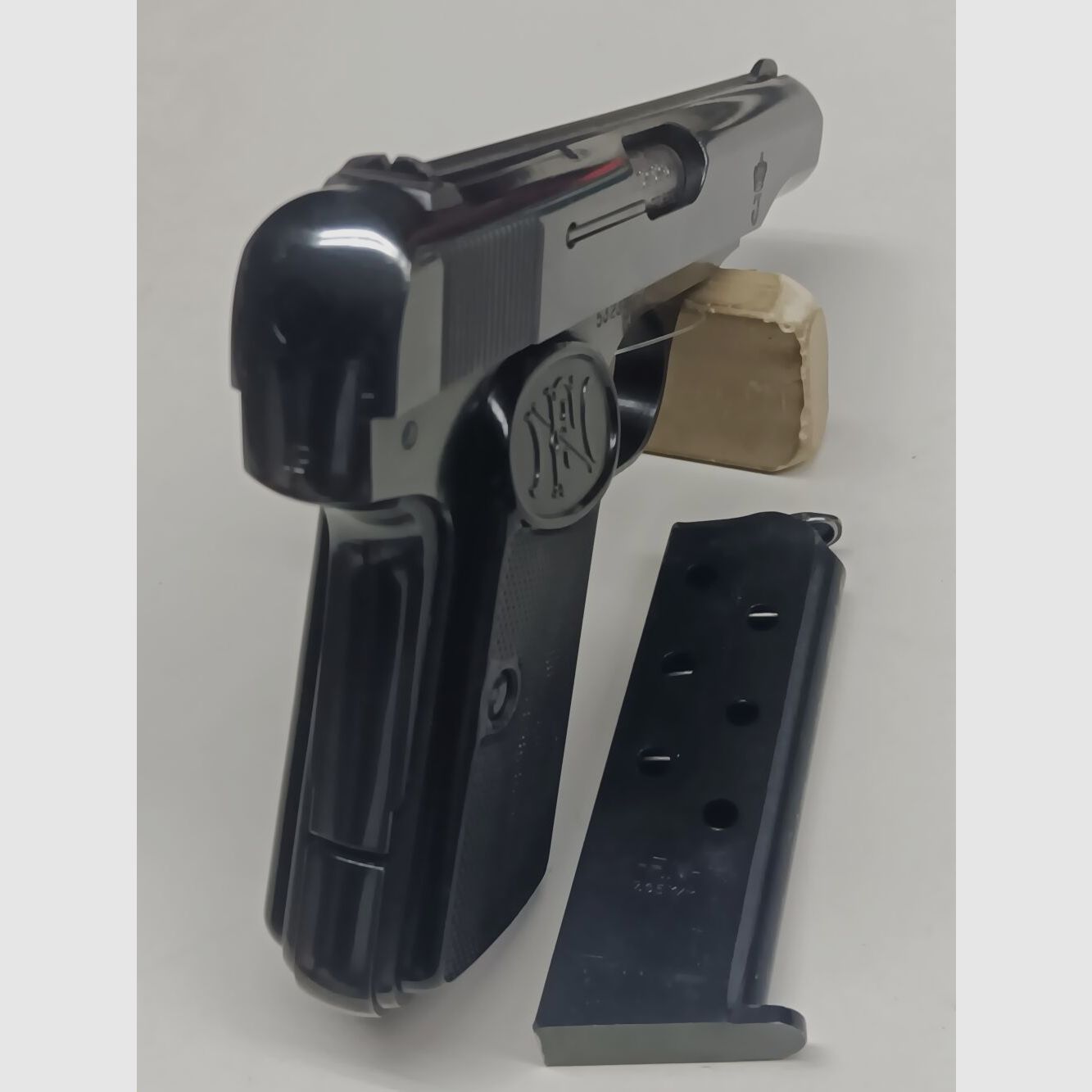 FN - Fabrique Nationale D`Armes De Guerre - Herstal - Belgique Mod. 1910 " Königin Juliana "