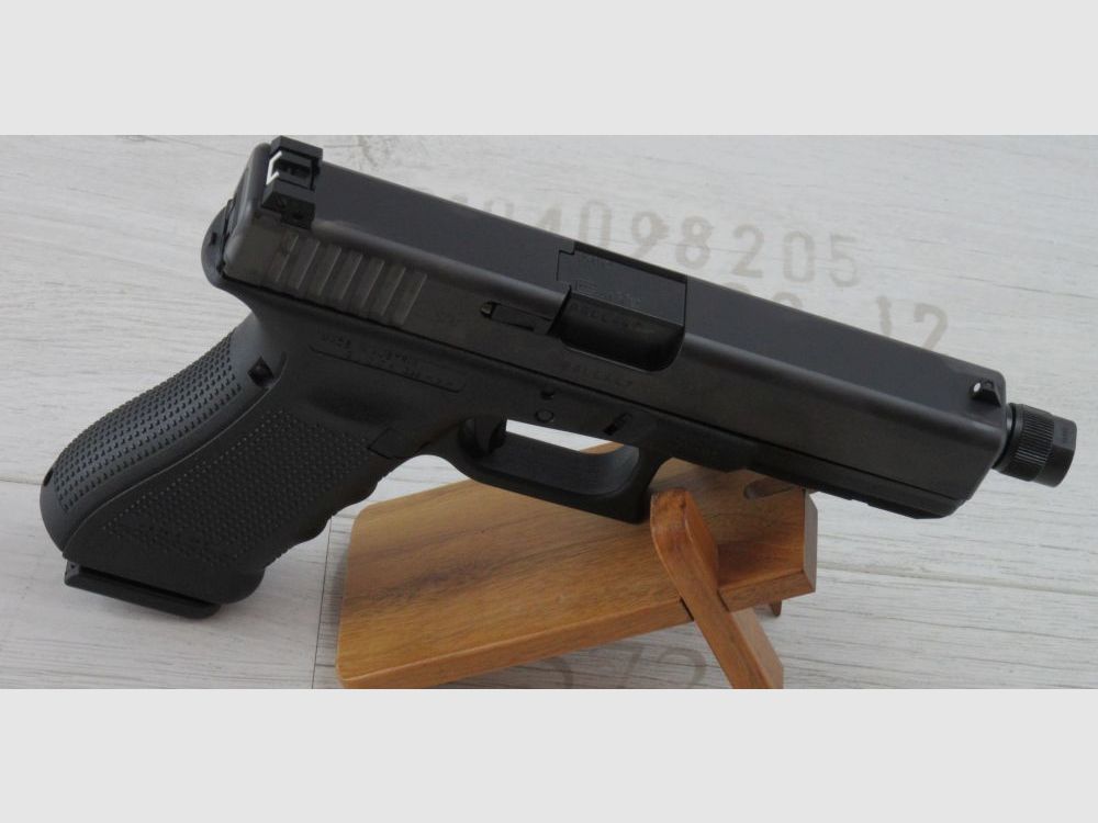 Glock Glock 17 Gen4 mit Gewindelauf