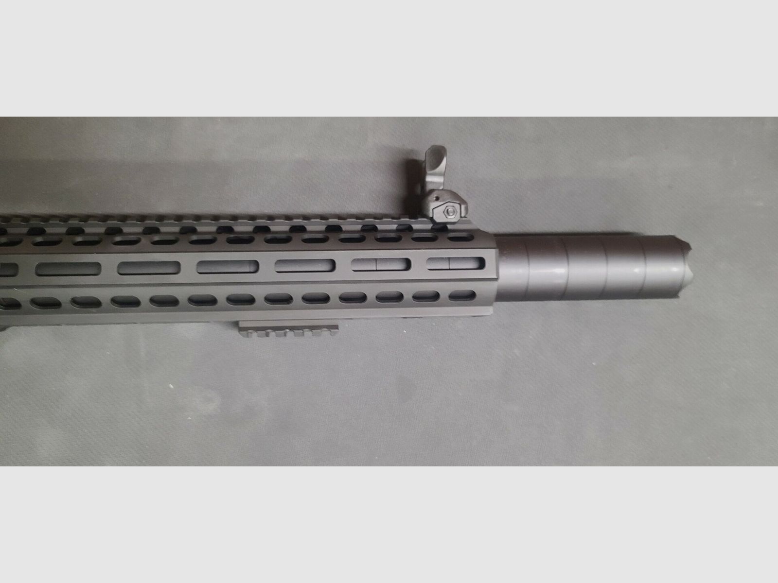 SCHMEISSER AR-9 – 9S S4F M-LOK Kal. 9×19 -10,5 » mit Schalldämpfer (Optik optional), Bild 7 von 8