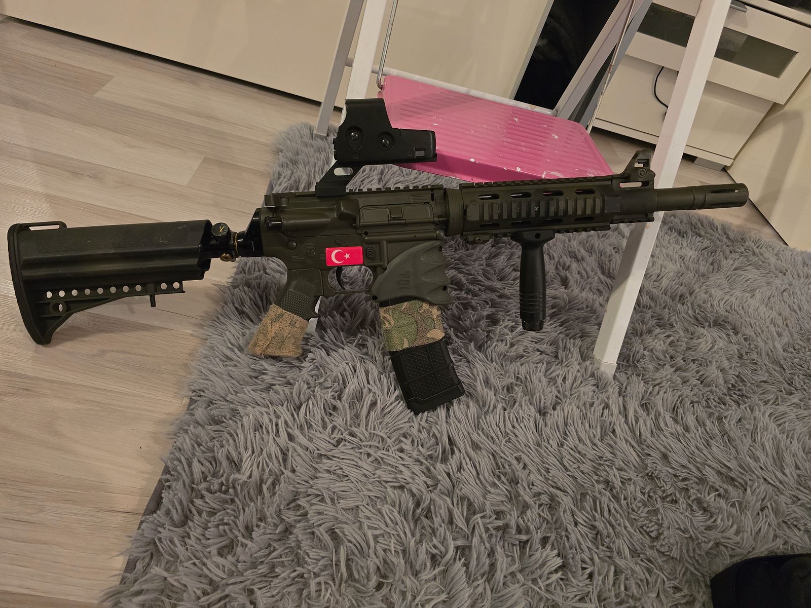Tiberius T15 MagFed Paintball Marker + obszerny zestaw akcesoriów – stan idealny, zdjęcie 3 z 4