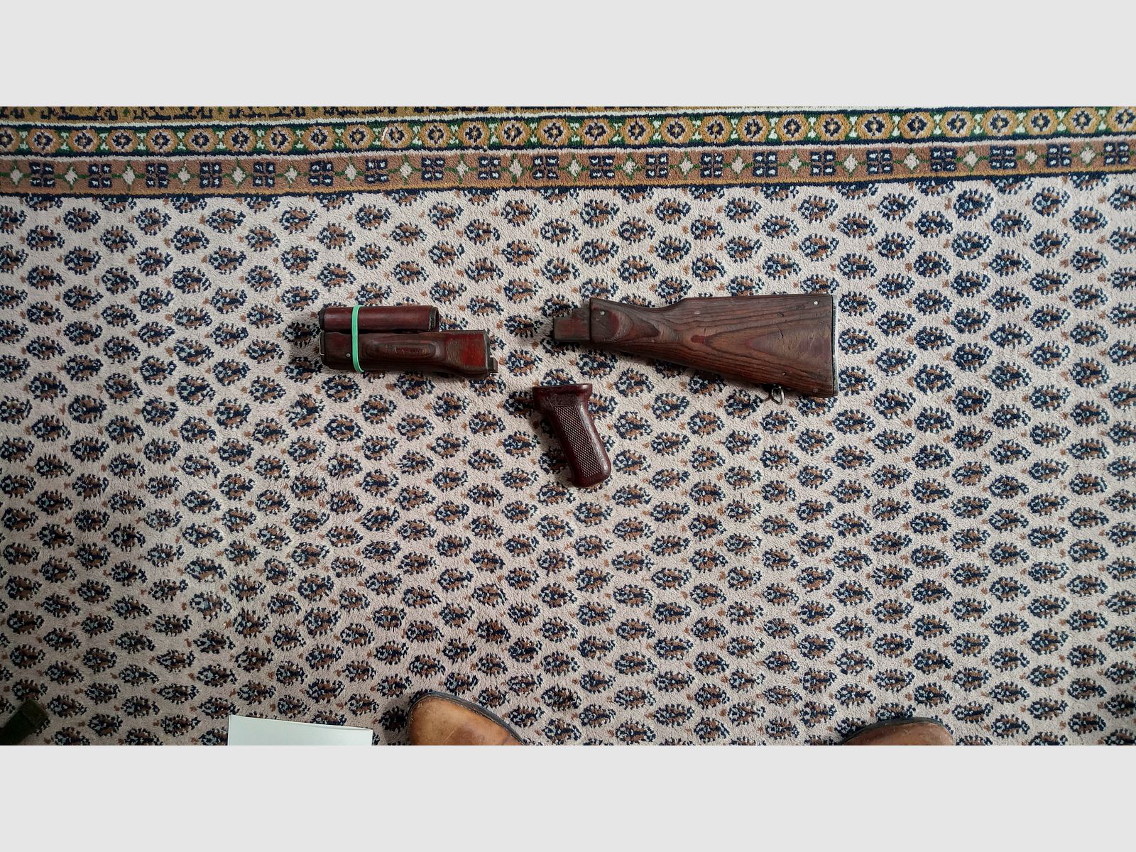 Komplettes Holz Laminat Festschaft Set inkl. Bakelit Griff, Schaft und Handschutz /  AKM und AK74