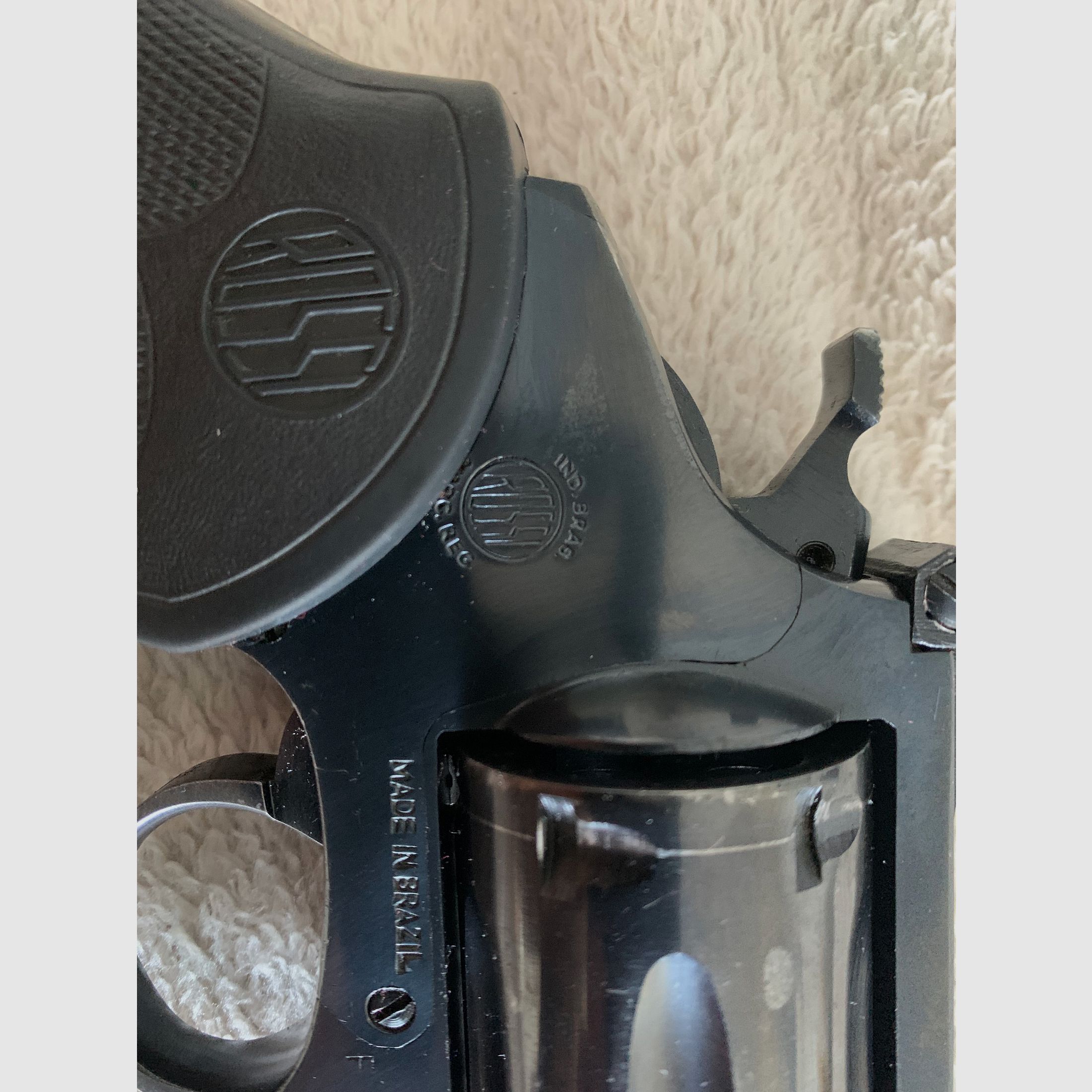 <Vendi revolver Rossi .357 Mag