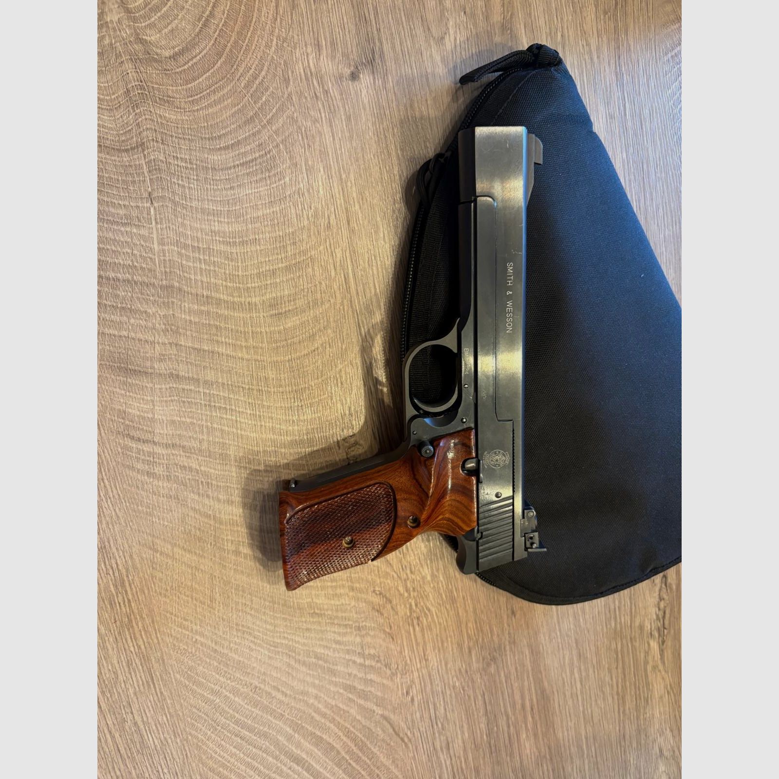 Smith & Wesson Model 41 (.22 lfb./.22 LR) – Topstaat 