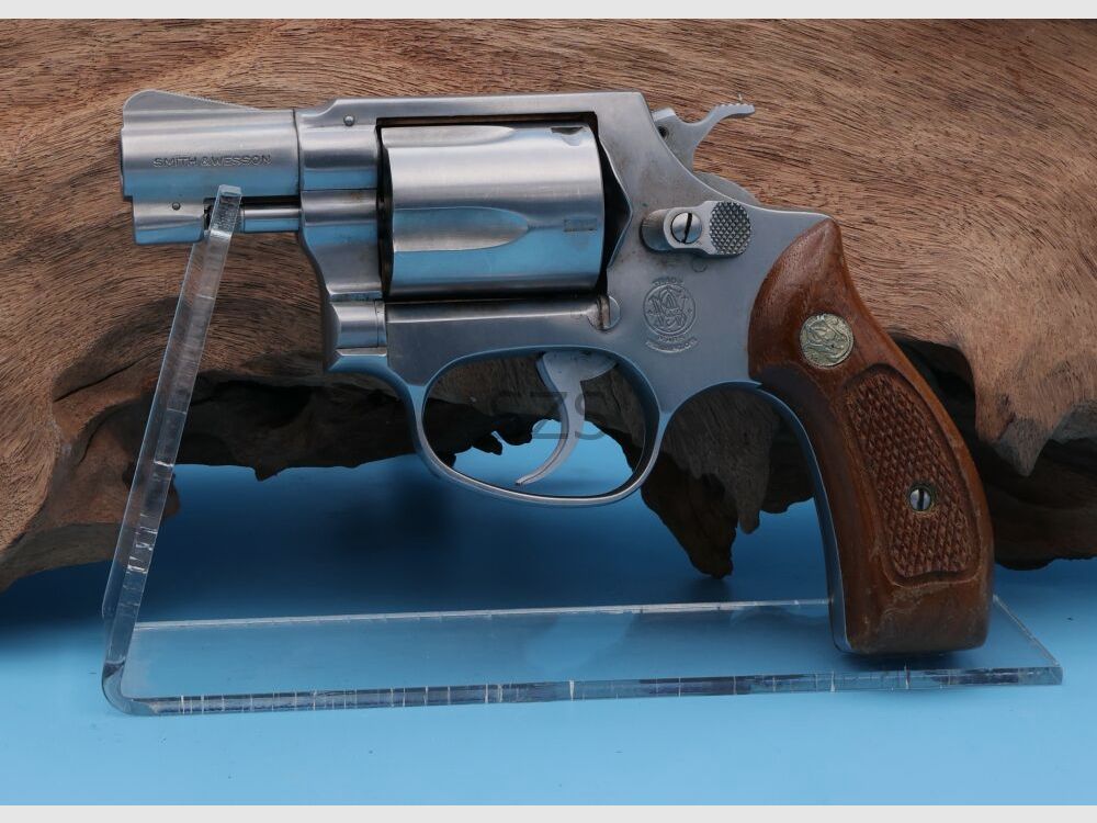 Smith & Wesson 60