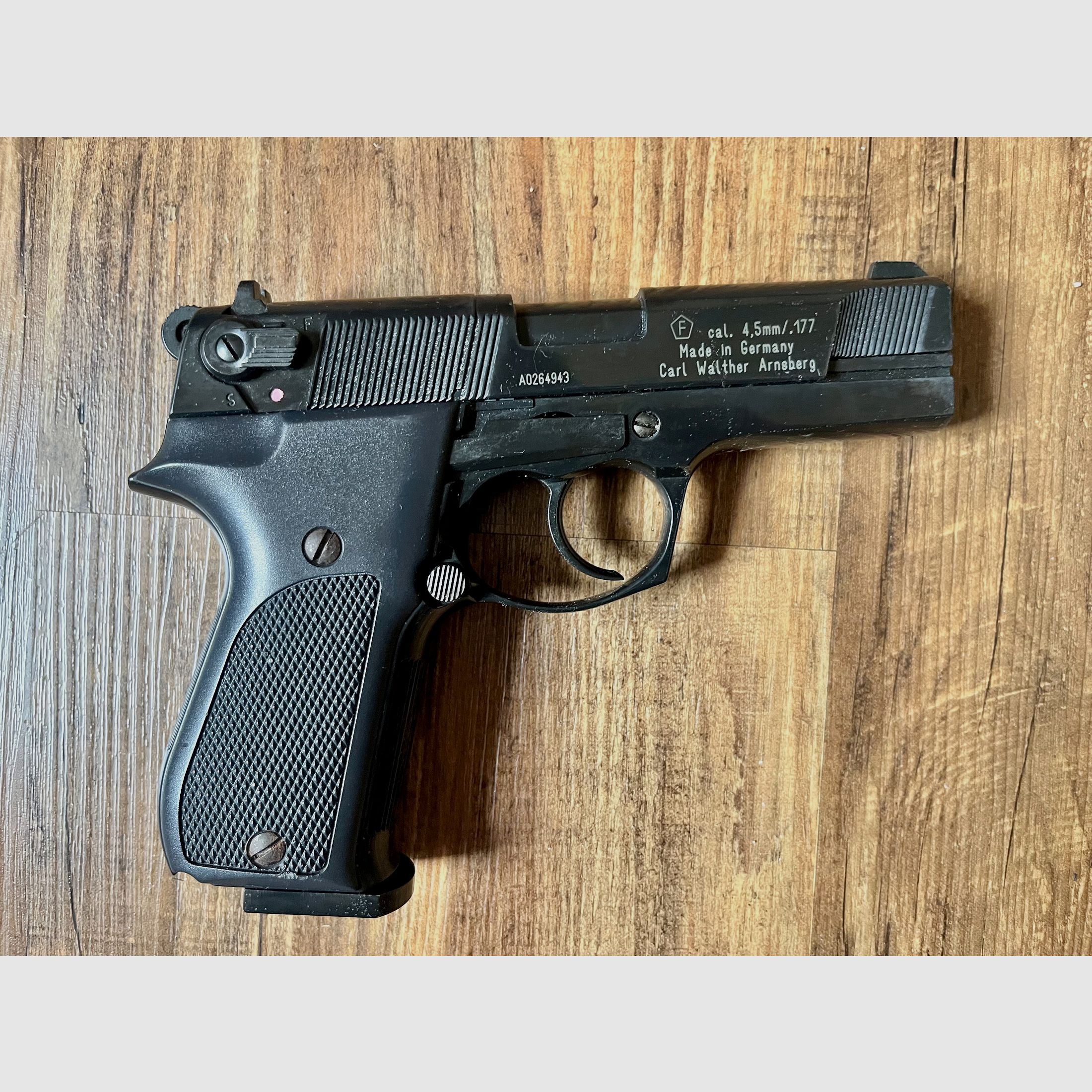 Walther CP88 gas pistol blank firing gun