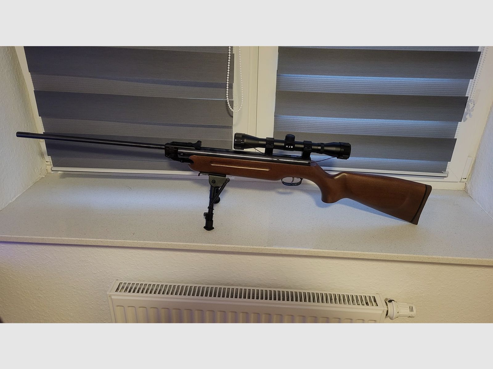 Wiązów HW 35 karabin pneumatyczny 16 dżuli z zamykanym futerałem