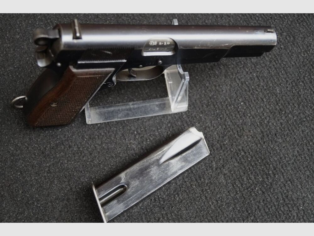 Fabrique Nationale d’Armes de Guerre	 FN High Power M1946