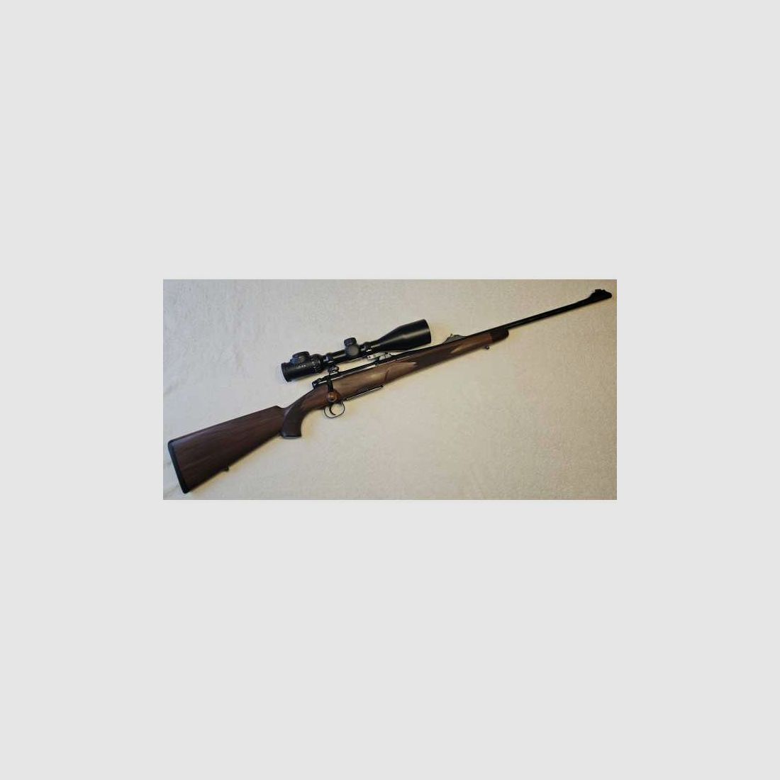 Heym SR21 8x57 IS Classic Repeating Rifle with Leica Magnus
