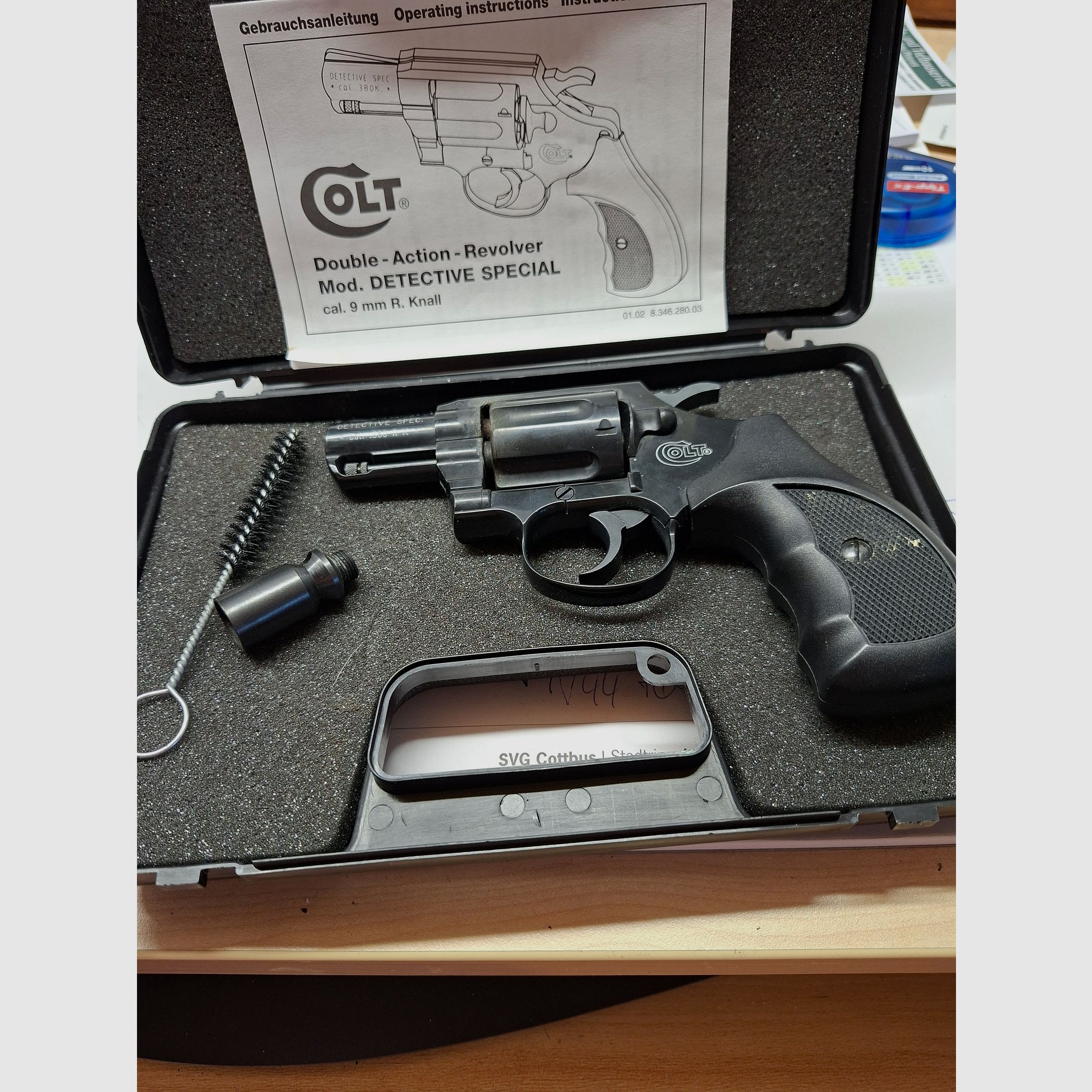 Konvolut P 08, Makarov, Colt Detective und Colt 36