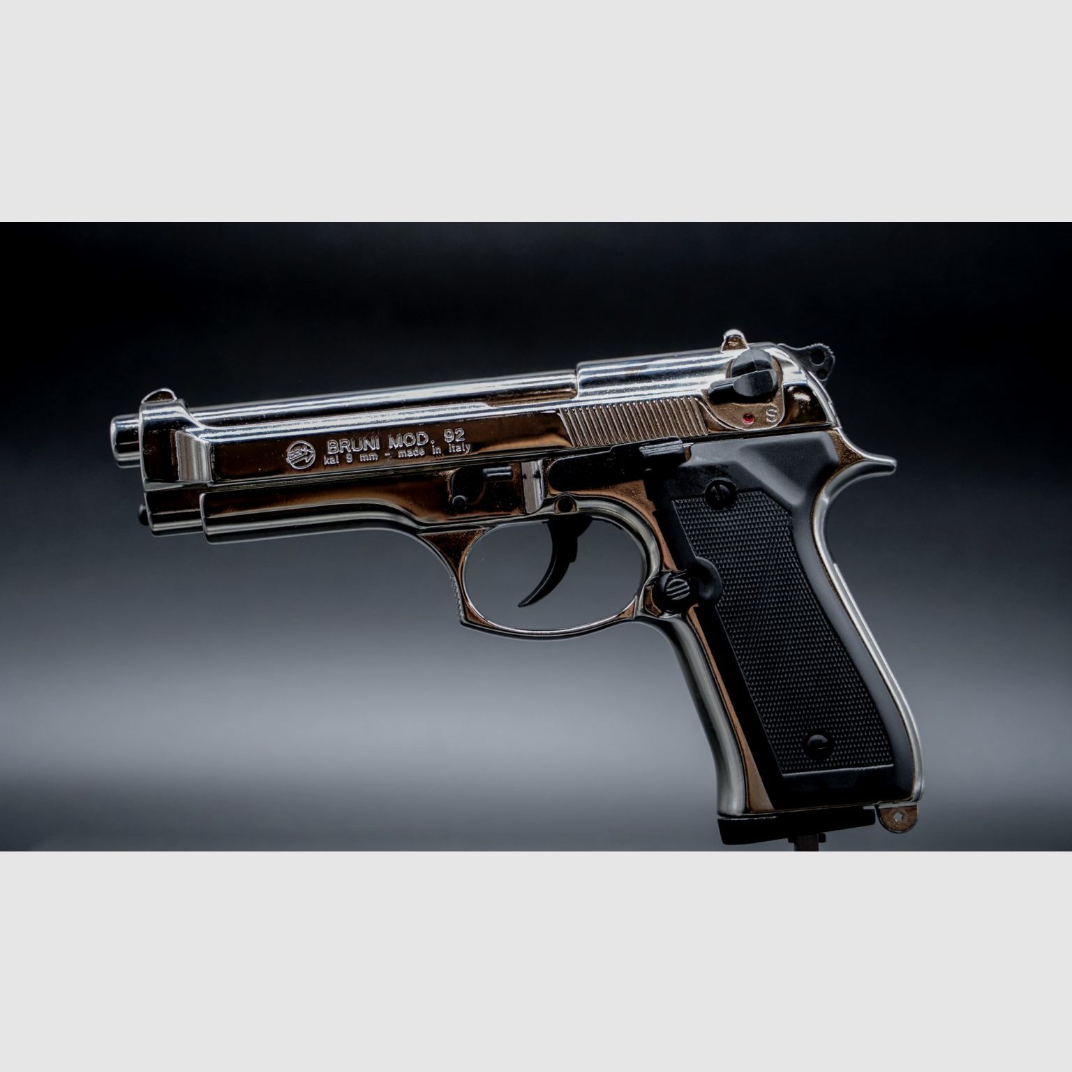 Blank vuurwapen Bruni Mod. 92 Nikkel Kal. 9 mm, afbeelding 3 van 3