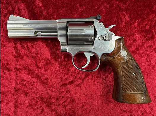 Smith & Wesson 686