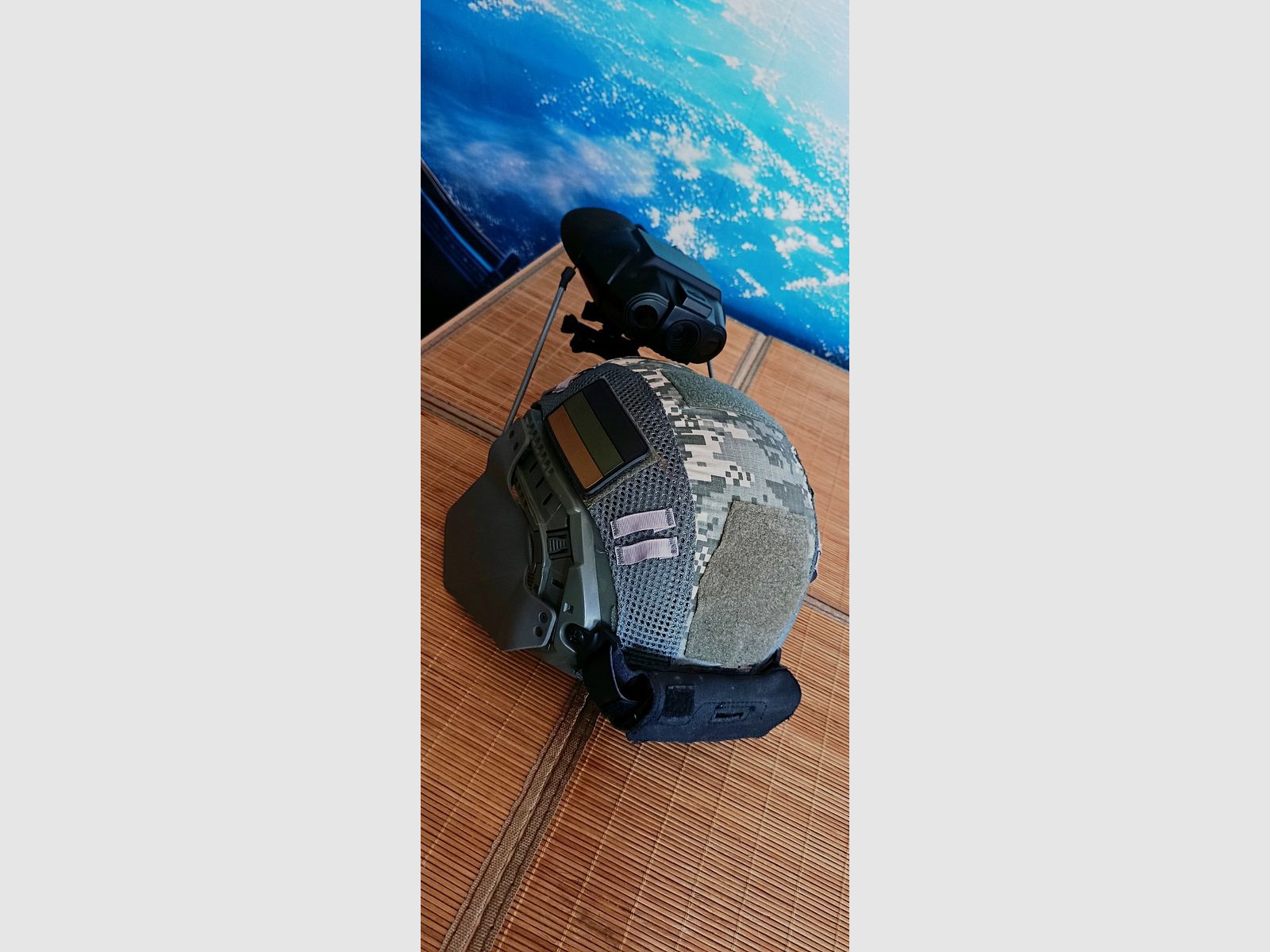 Bresser NV Binokular Nachtsichtgerät mit Bump Helm - vers. DE-Versand inkl.
