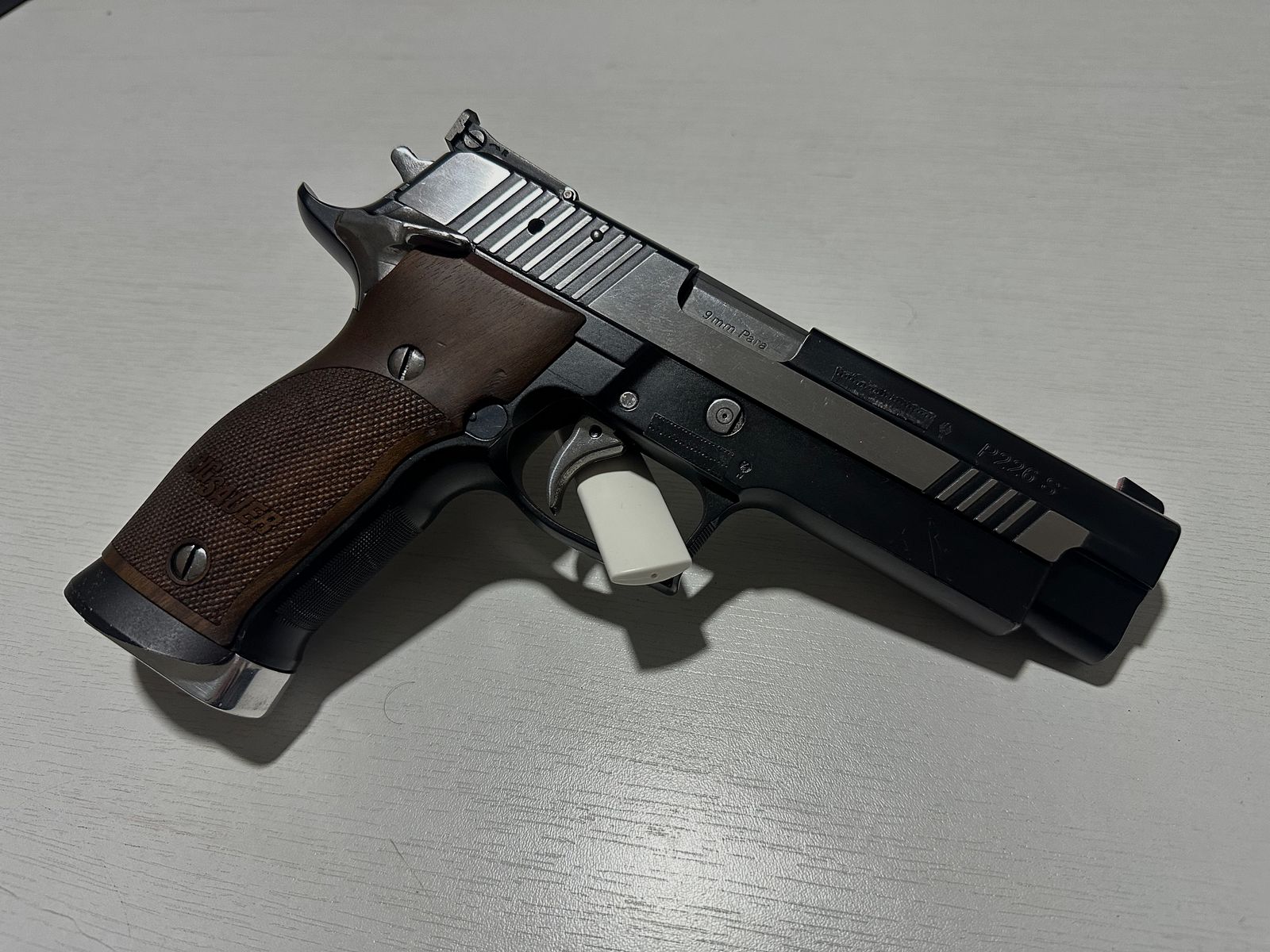 SIG SAUER P226 X-Five Black & White 9mm MADE IN GERMANY